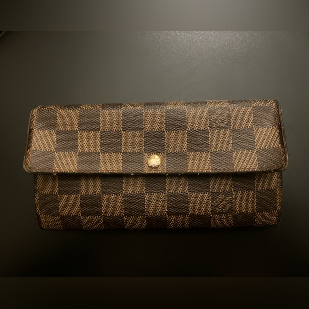 Beautiful Louis Vuitton Damier Ebene Sarah Wallet